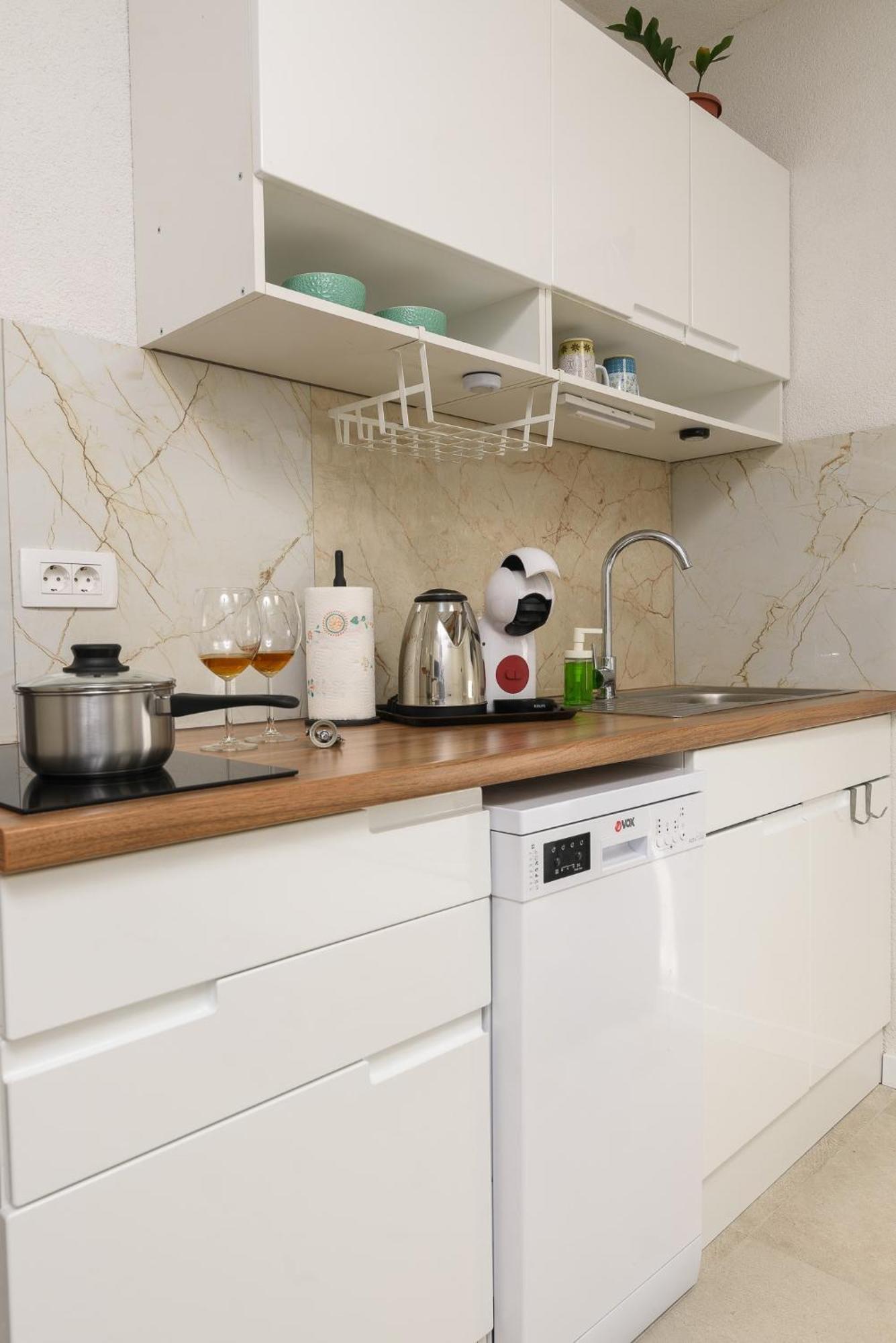 Studio Apartments Yucca, 2-Min To The Beach And 5 To 트로기르 외부 사진